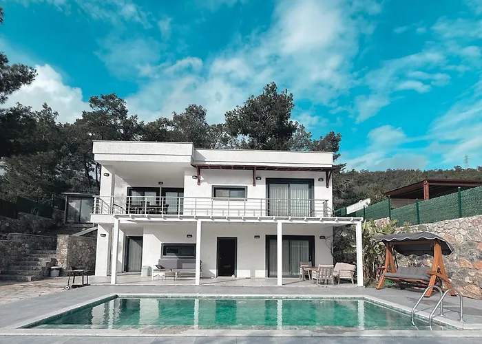 Bodrum Kizilagacta Oezel Havuzlu Genis Bahceli Lueks Villa