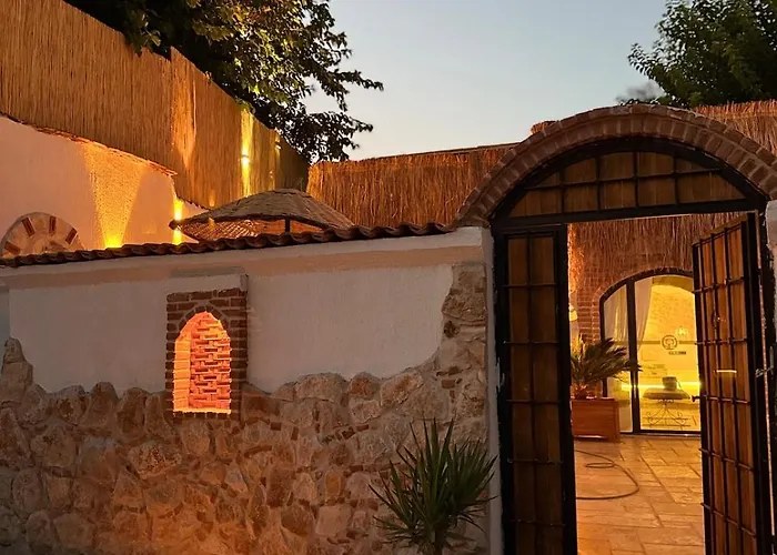 Adyton Guest House